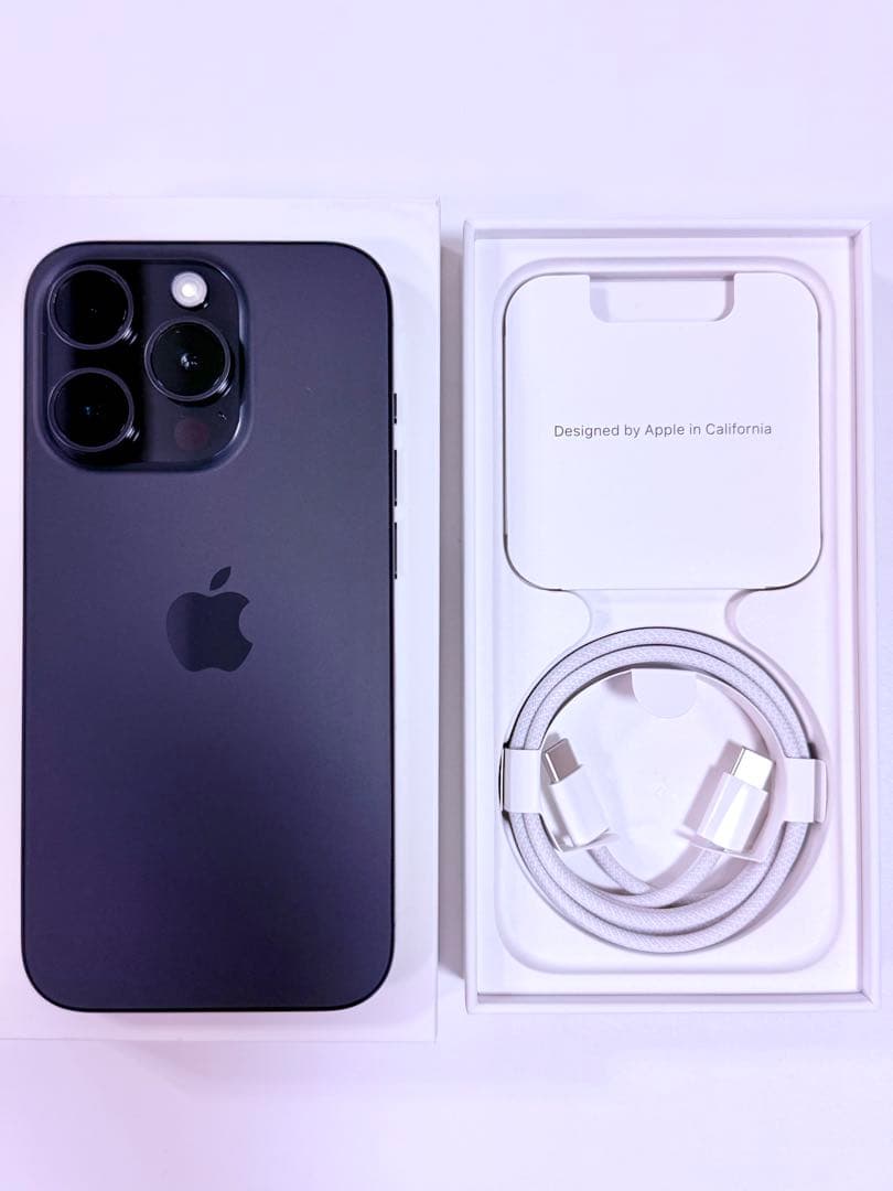 美品】Apple iPhone 15 Pro ブラックチタニウム本体