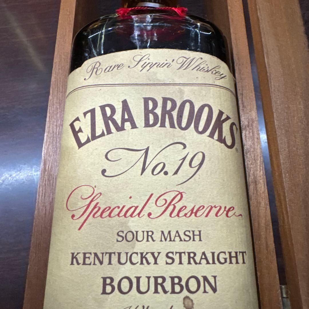Ezra Brooks No.19 Special Reserve木箱入り