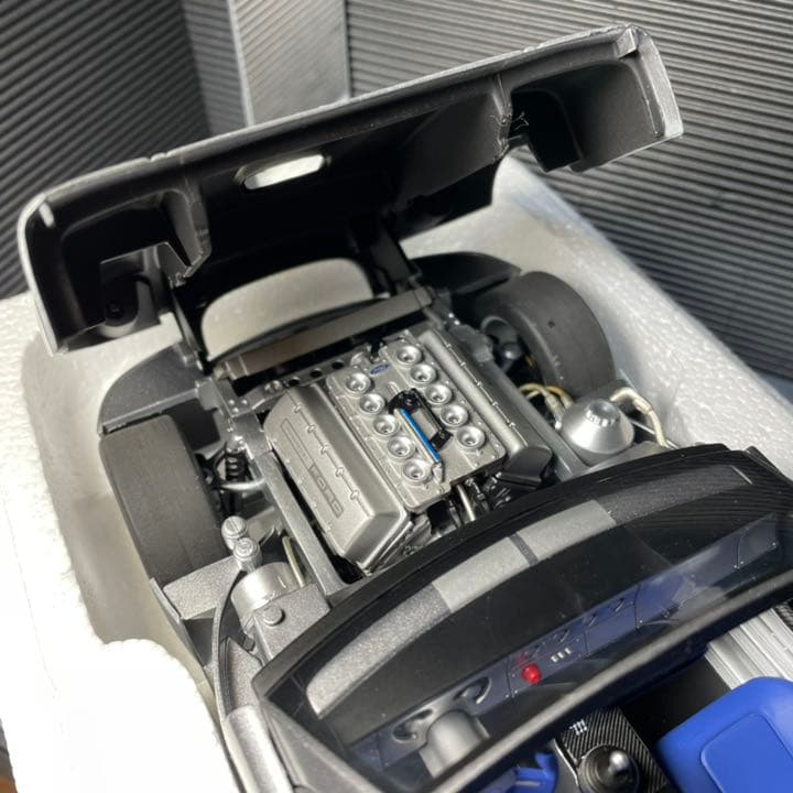 未展示品　オートアート 1/18 フォード シェルビー コブラ コンセプト