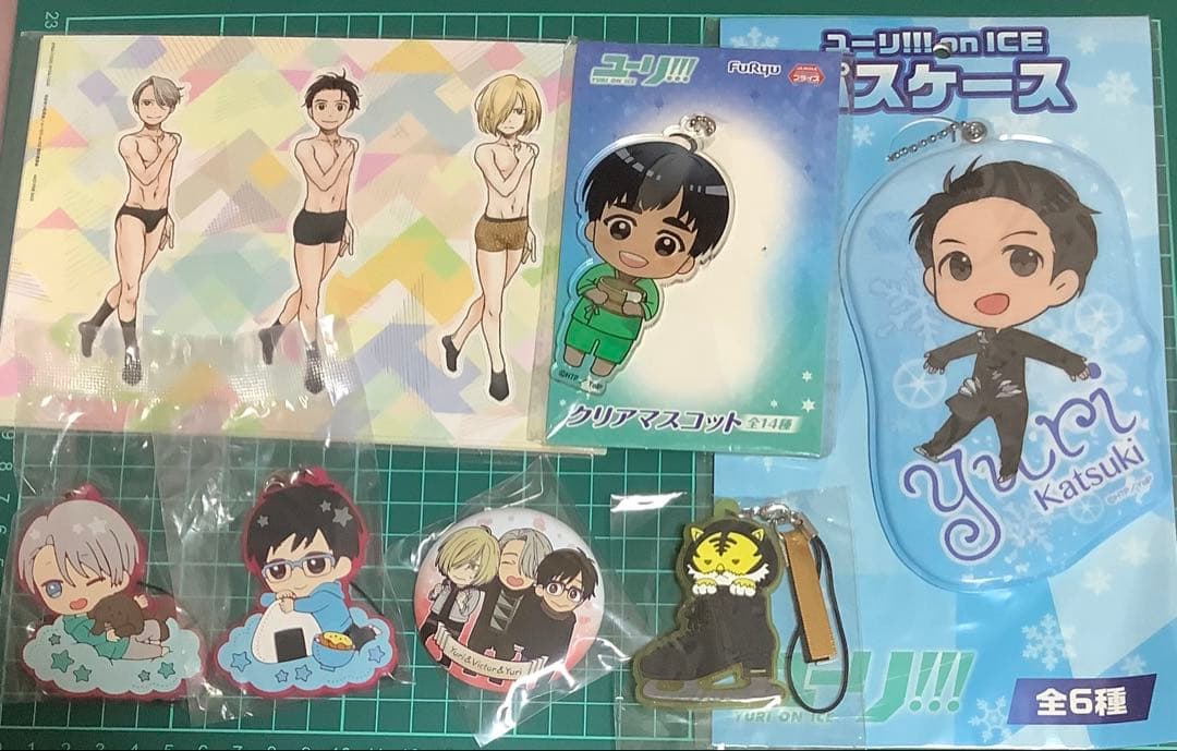 ユーリ!!! on ICE グッズまとめ売り - メルカリ