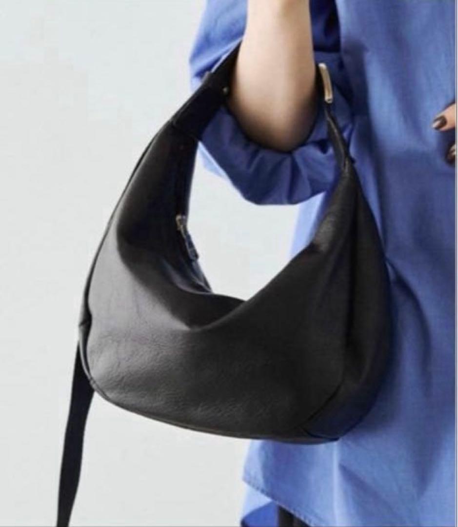 新品ラシット 今期ソフトレザーラウンドショルダーバッグ　金具シルバー