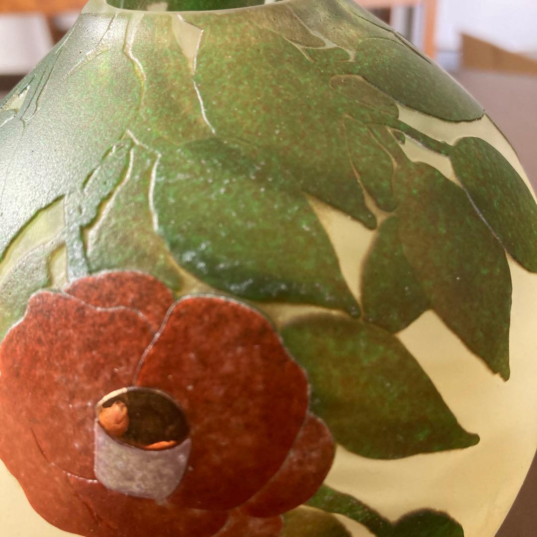 ガラス花瓶 椿模様