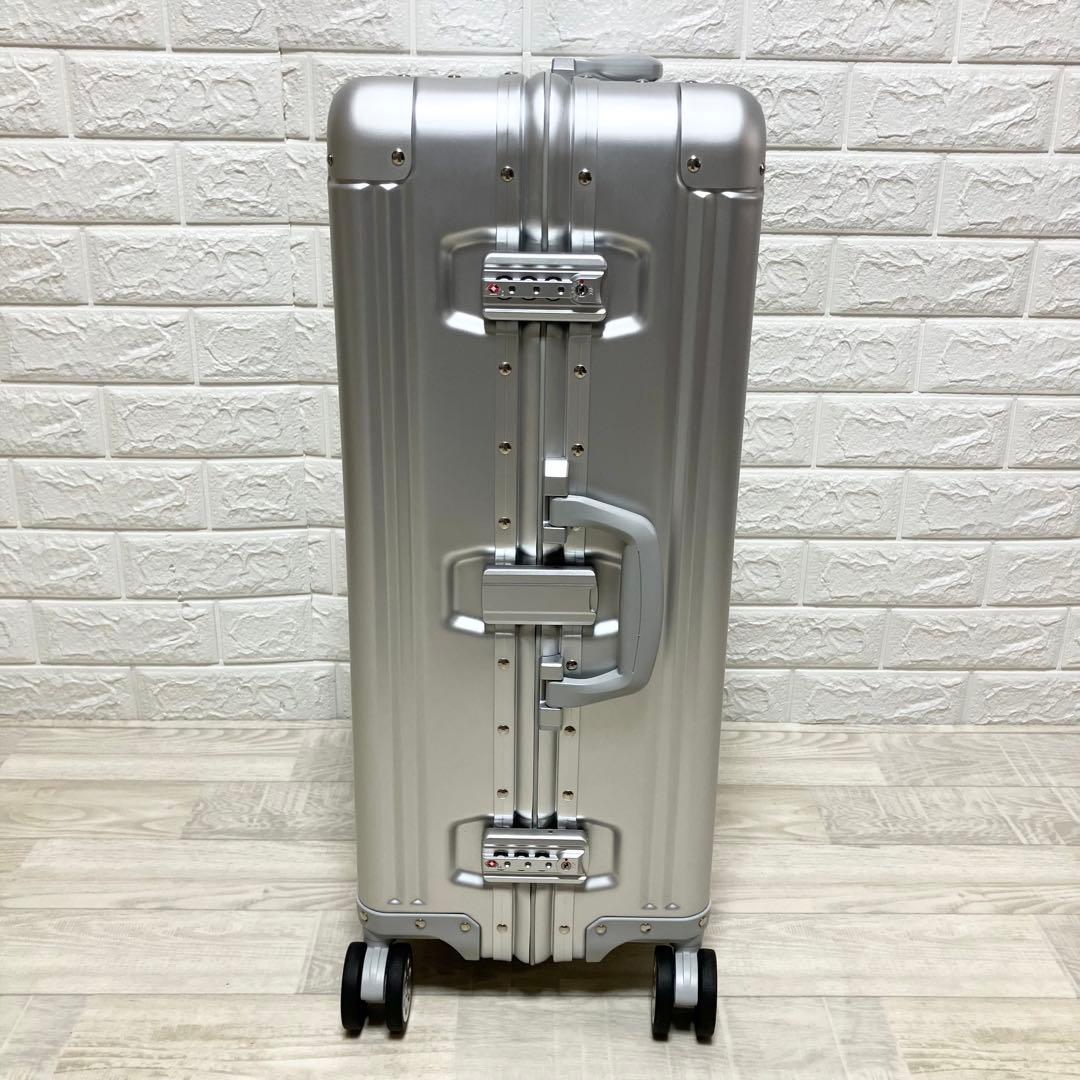 極美品 メルセデスベンツ アルミスーツケース 65L 非売品