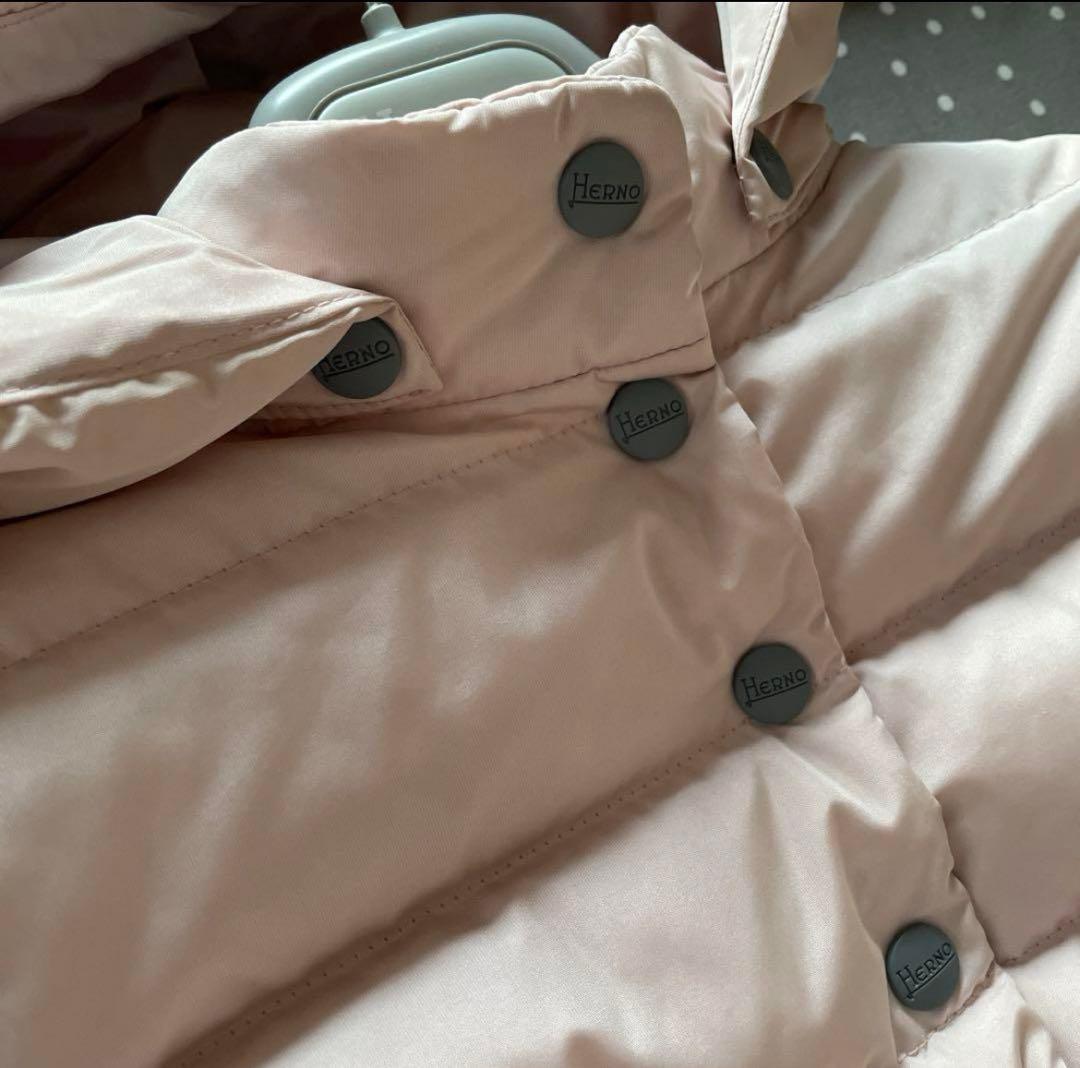 Herno ヘルノ　薄いピンク ダウンコート フード付き　2A 3歳