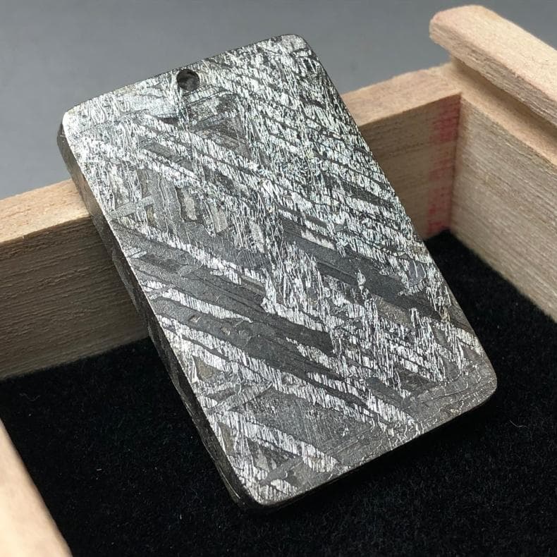 隕石 鉄隕石 アルタイ隕石 ペンダントトップ ナチュラル 原石 重さ約43g