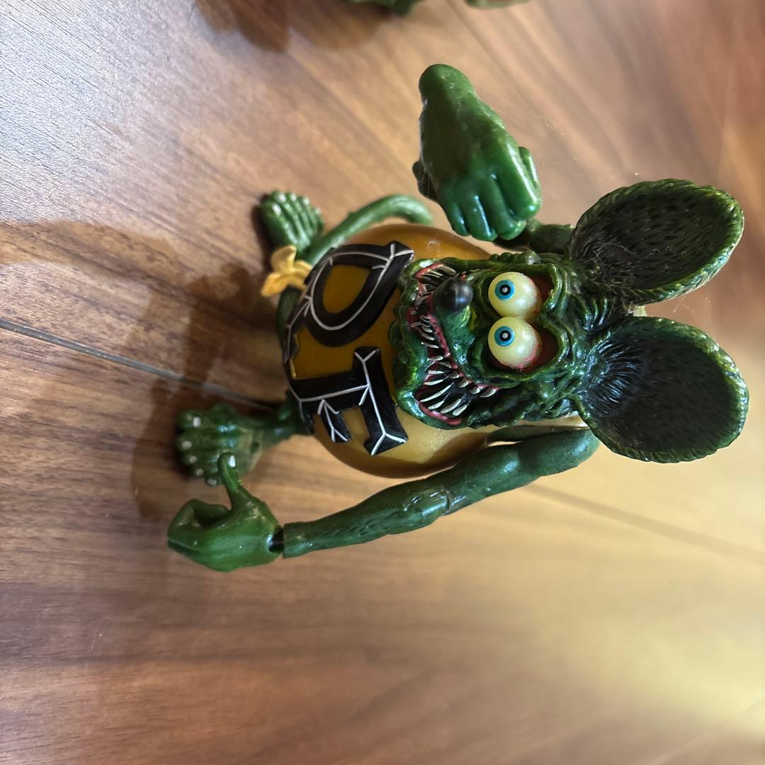 ラットフィンク　３色の3体