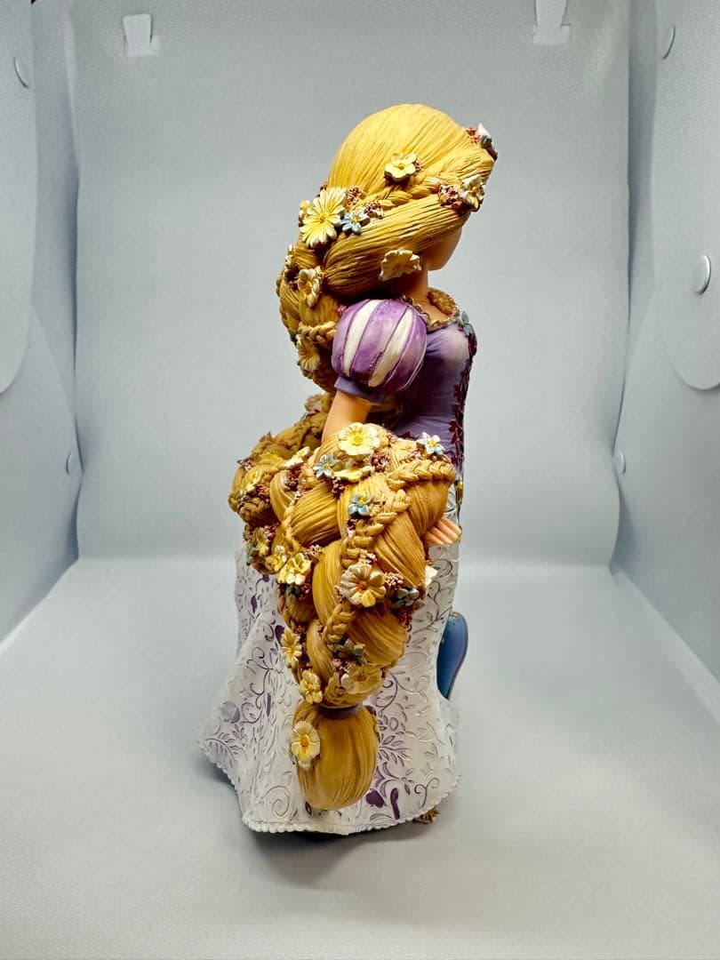 ラプンツェル　enesco フィギュア