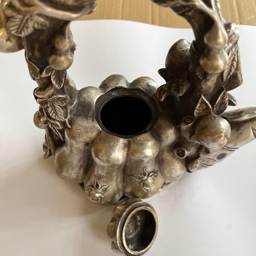 かぼちゃ型金属瓶 装飾付き 扇面草花文 風景草花地紋