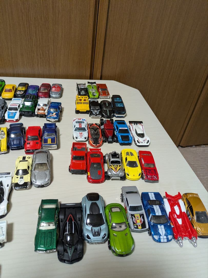 H*B様 ホットウィール 1/64 フェラーリ ポルシェ 大量ミニカー 120台