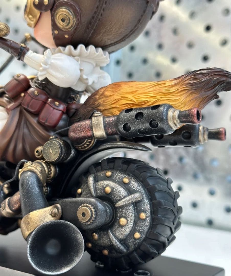 デザイナーズトイ 末那末匠 ポップマート  Molly フィギュア B