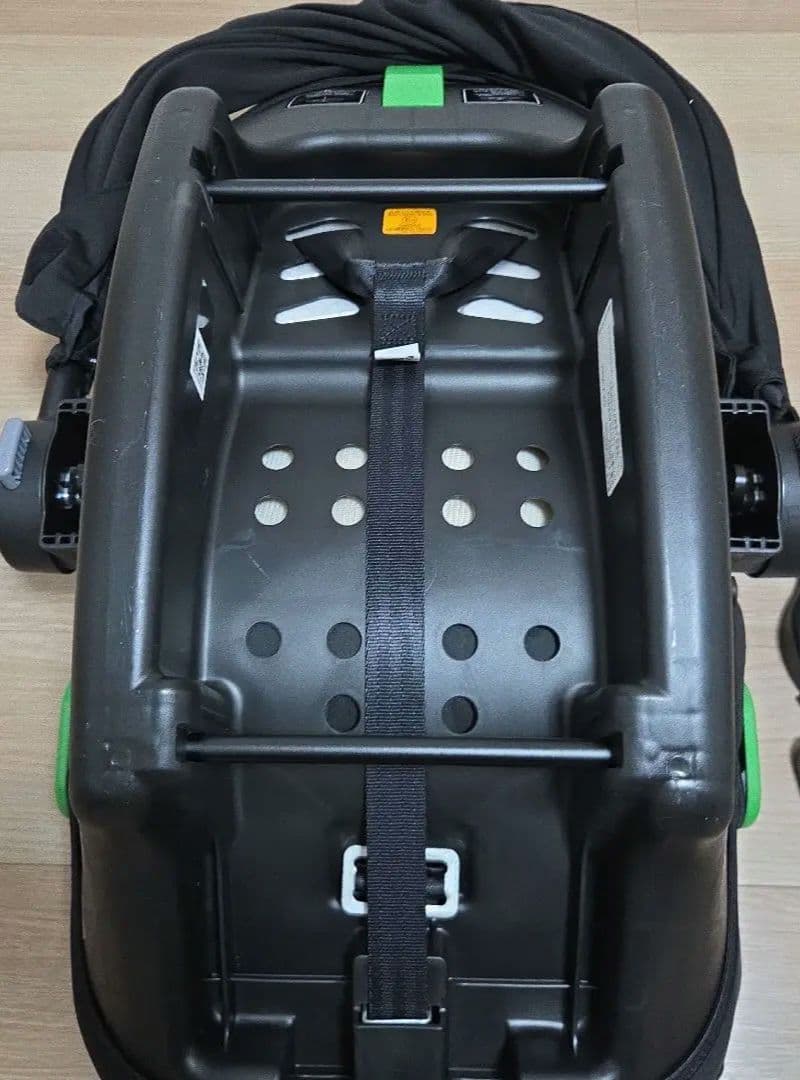 アップリカ　エアキャリー　チャイルドシート トラベルシステム