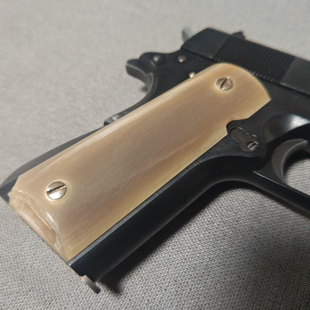 コルト　ガバメント用　ハニーホーン　グリップ