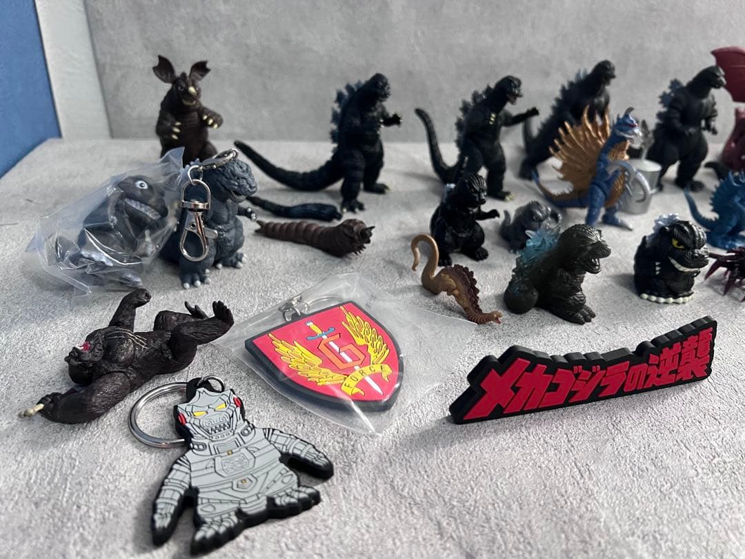 ゴジラ フィギュア グッズ 大量まとめ売り - メルカリ