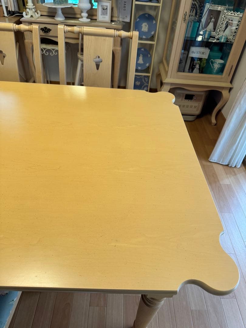 希少♡リンホーリンダイニングテーブル