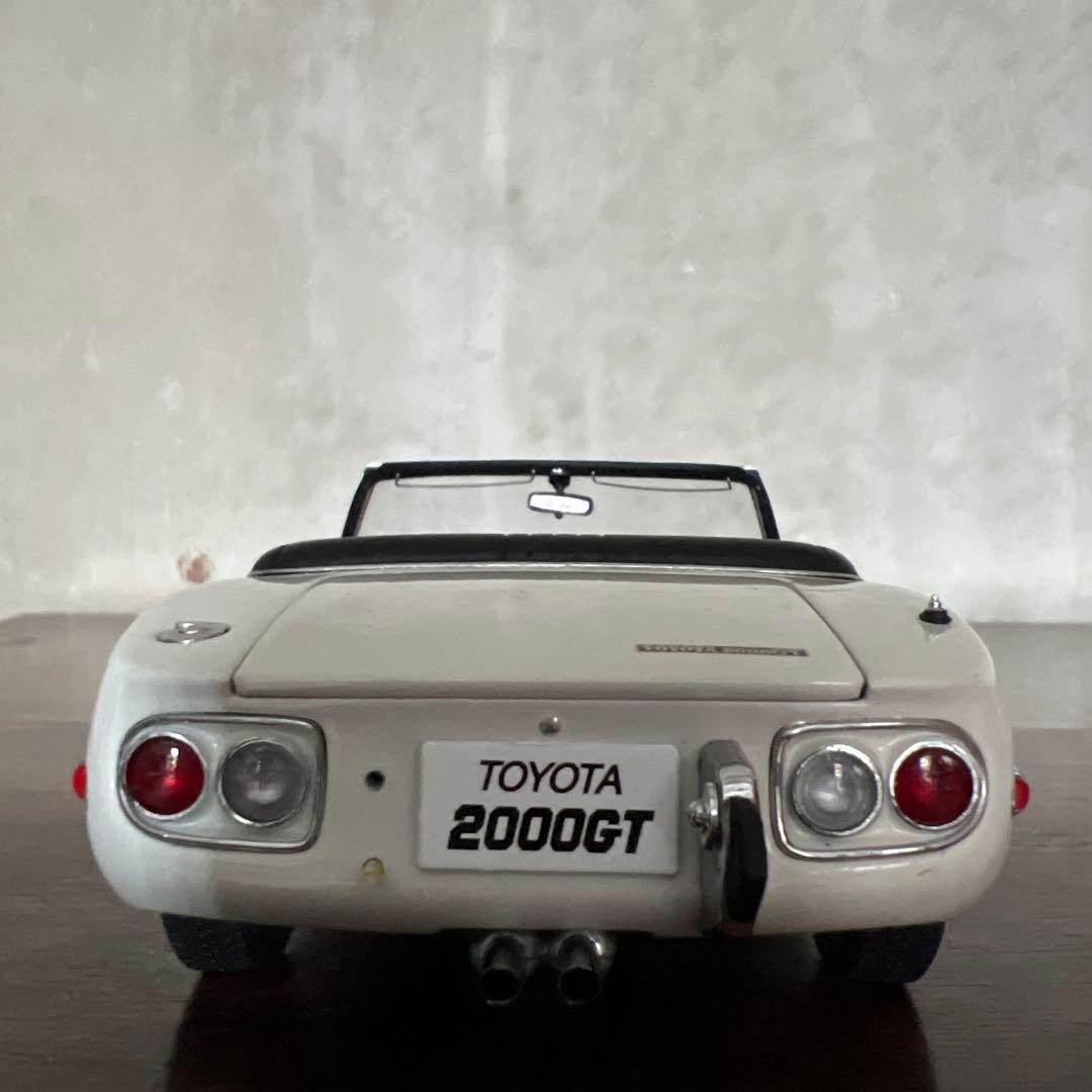 オートアート　1/18TOYOTA 2000GT カブリオレモデル　ミニカー