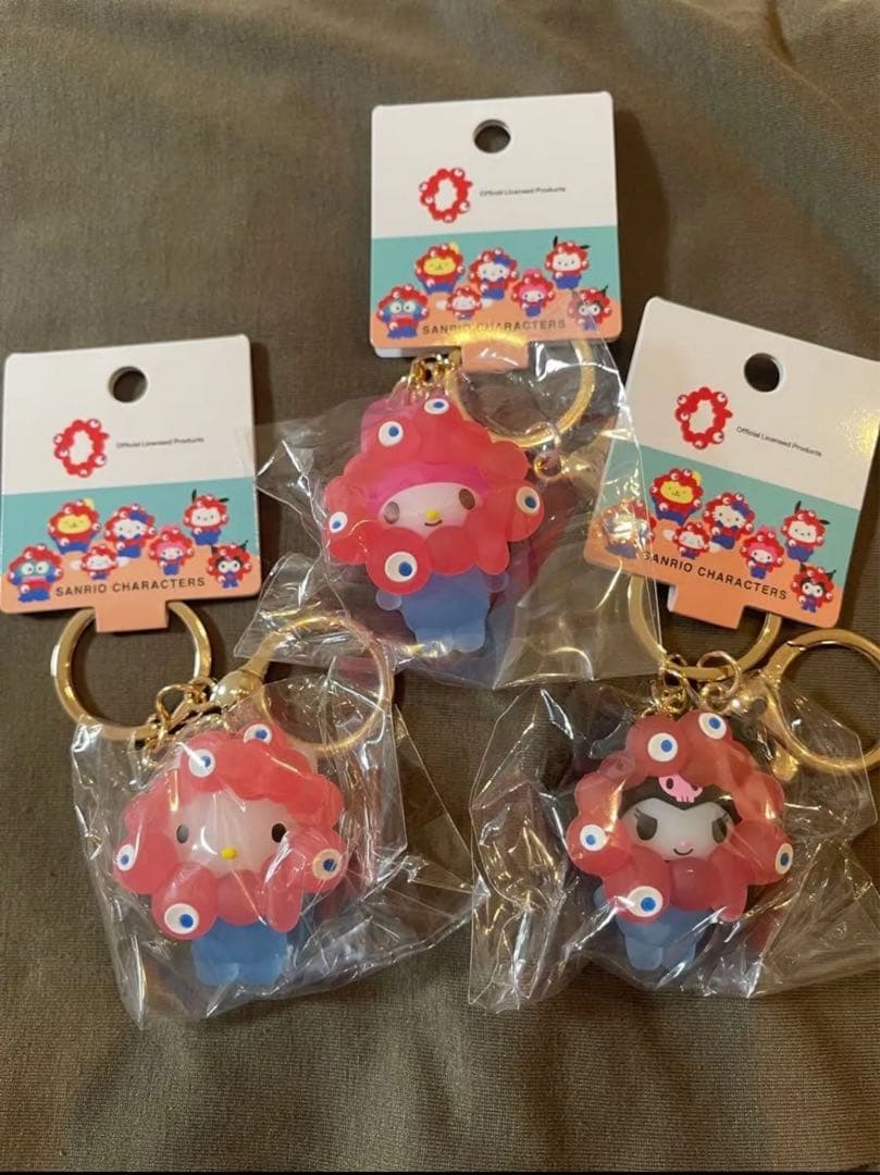 サンリオ ミャクミャク クリアキーホルダーマイメロディ クロミ キティ