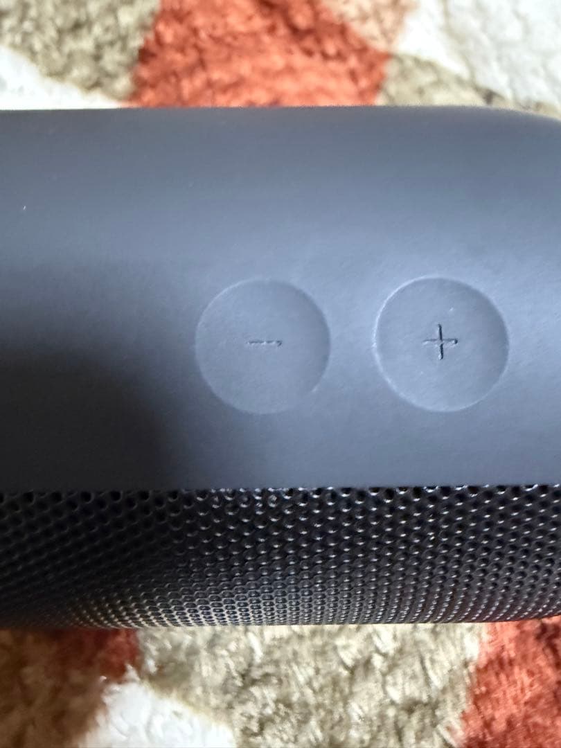 約8年ぶりの最新モデル Beats Pill (2024) ブラック