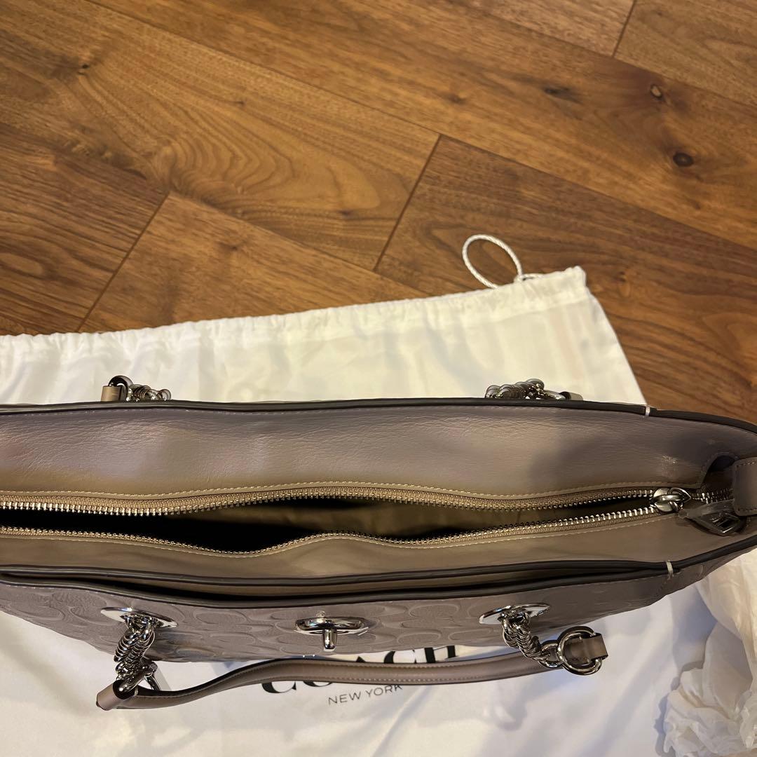 ハワイで購入】新品COACH エンボス加工 ベージュトートバッグ