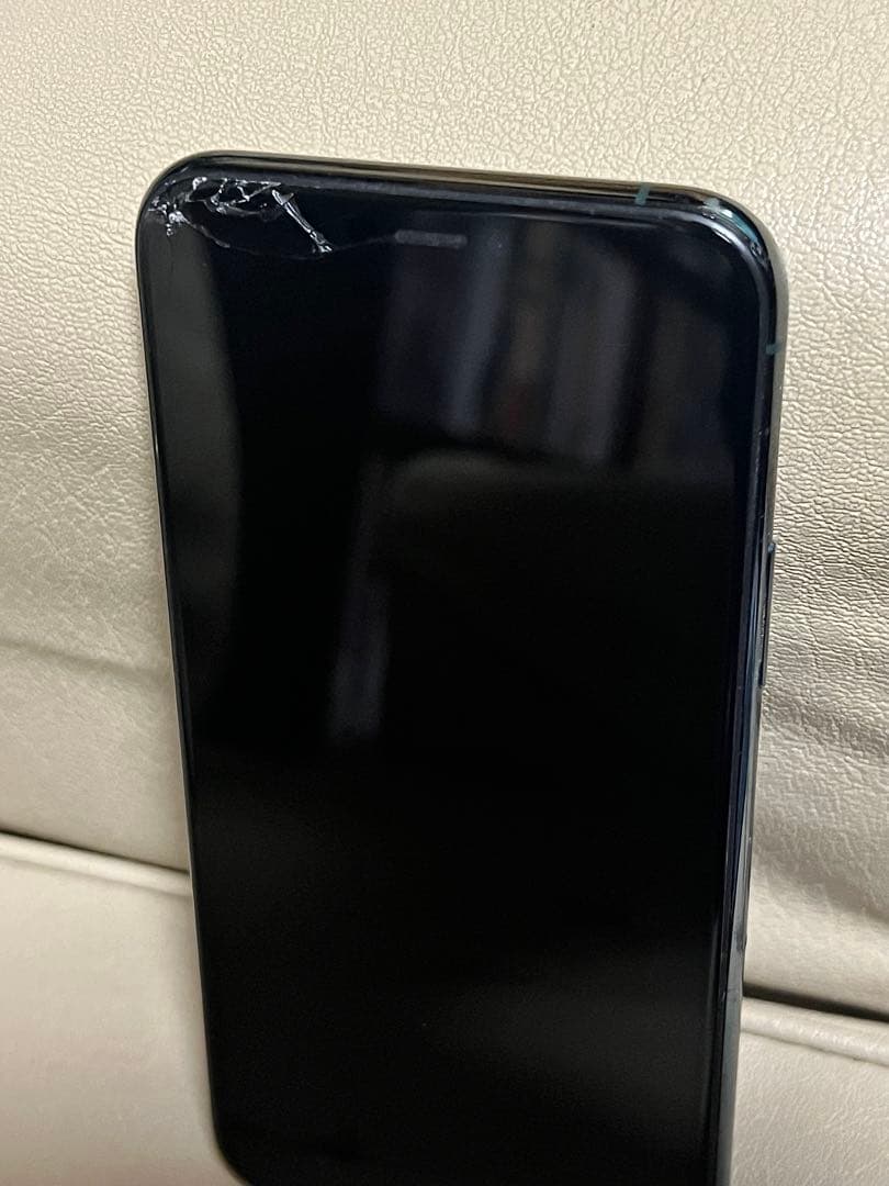 iphone11pro 256gb バッテリー81% SIMフリー 画面割れ有 - メルカリ