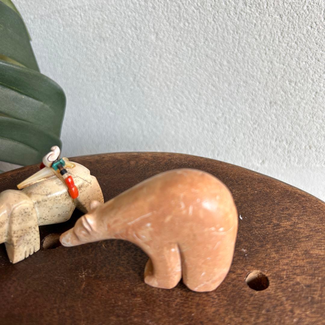 アリゾナ インディアンジュエリーショップ 石製クマの彫刻2体セット