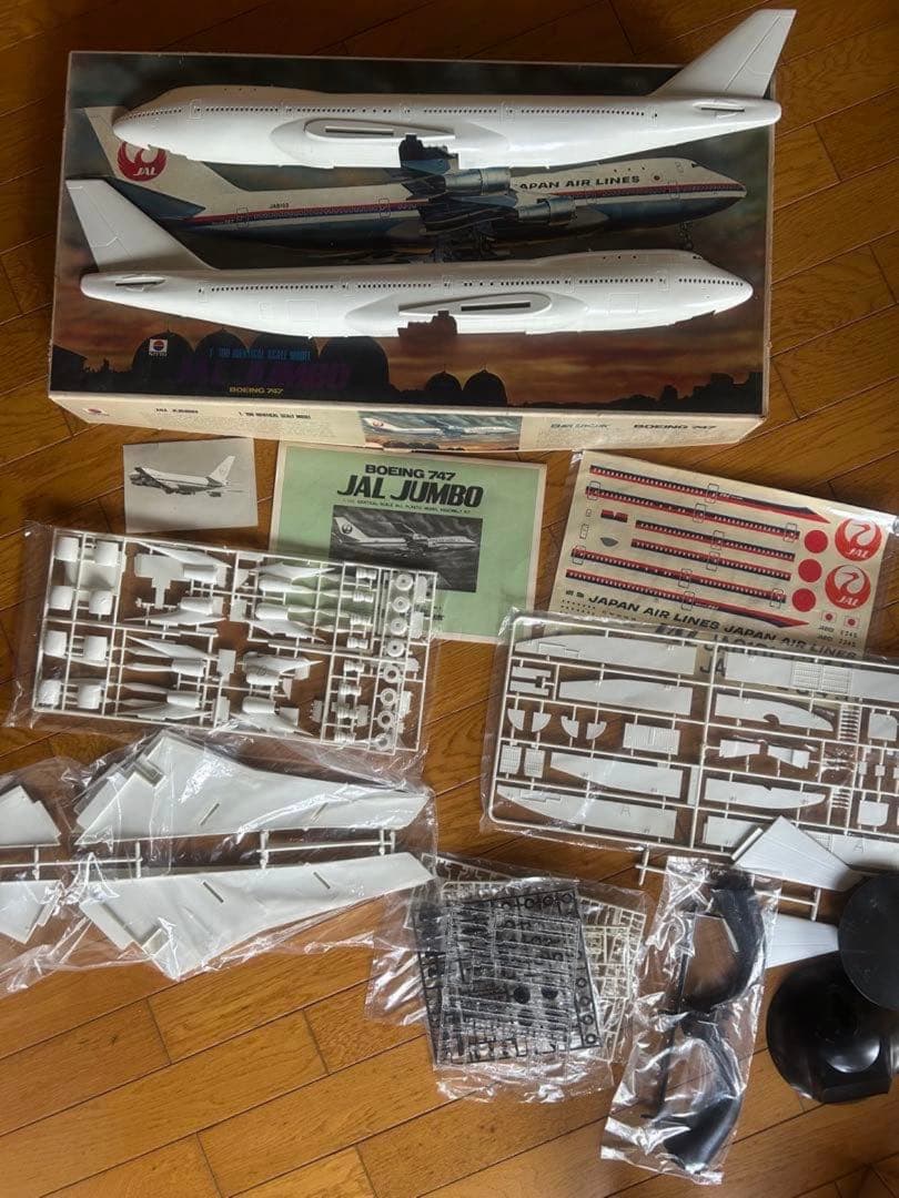 JAL Boeing 747 1/100 スケールモデル
