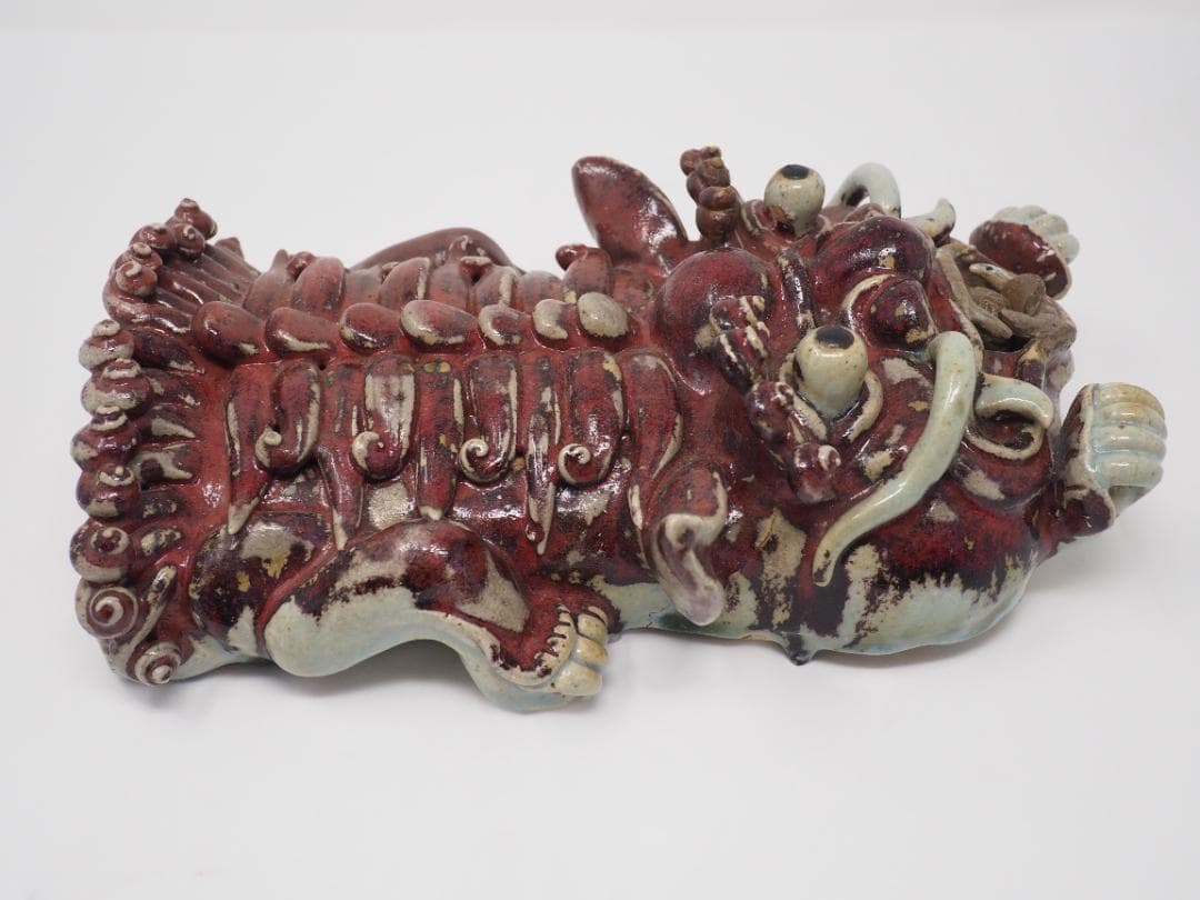 赤いシーサー瓦 沖縄産 レア 琉球 守り神 鬼瓦 縁起物 破邪 - メルカリ