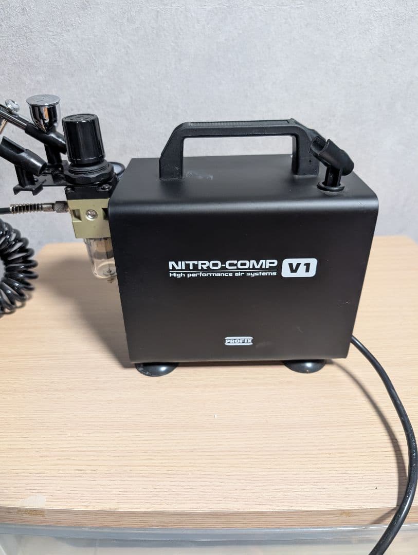 NITRO-COMP V1 高性能エアシステム エアブラシ付き