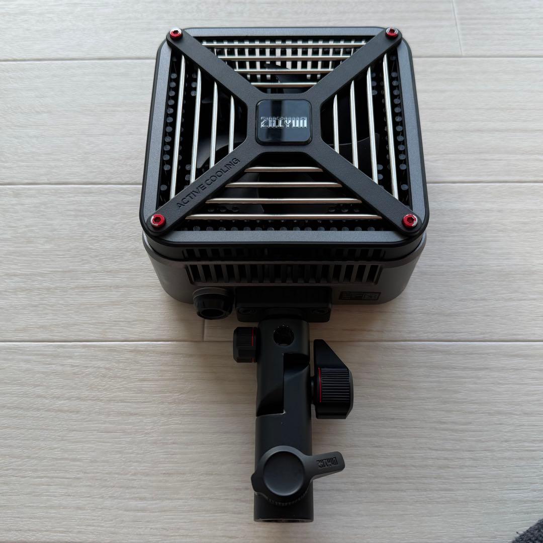 ビデオカメラ ZHIYUN MOLUS G200