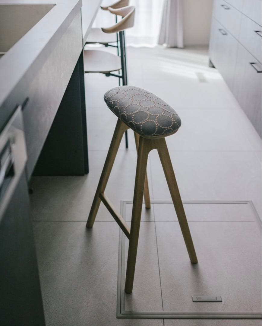 キッチンスツールBR H630＋ミナ ペルホネン タンバリン グレー