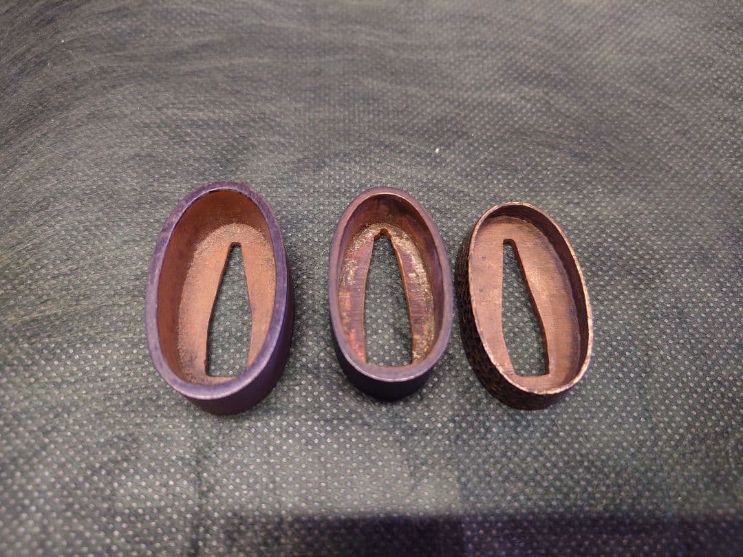 縁、筋彫り2点、シボ柄１点