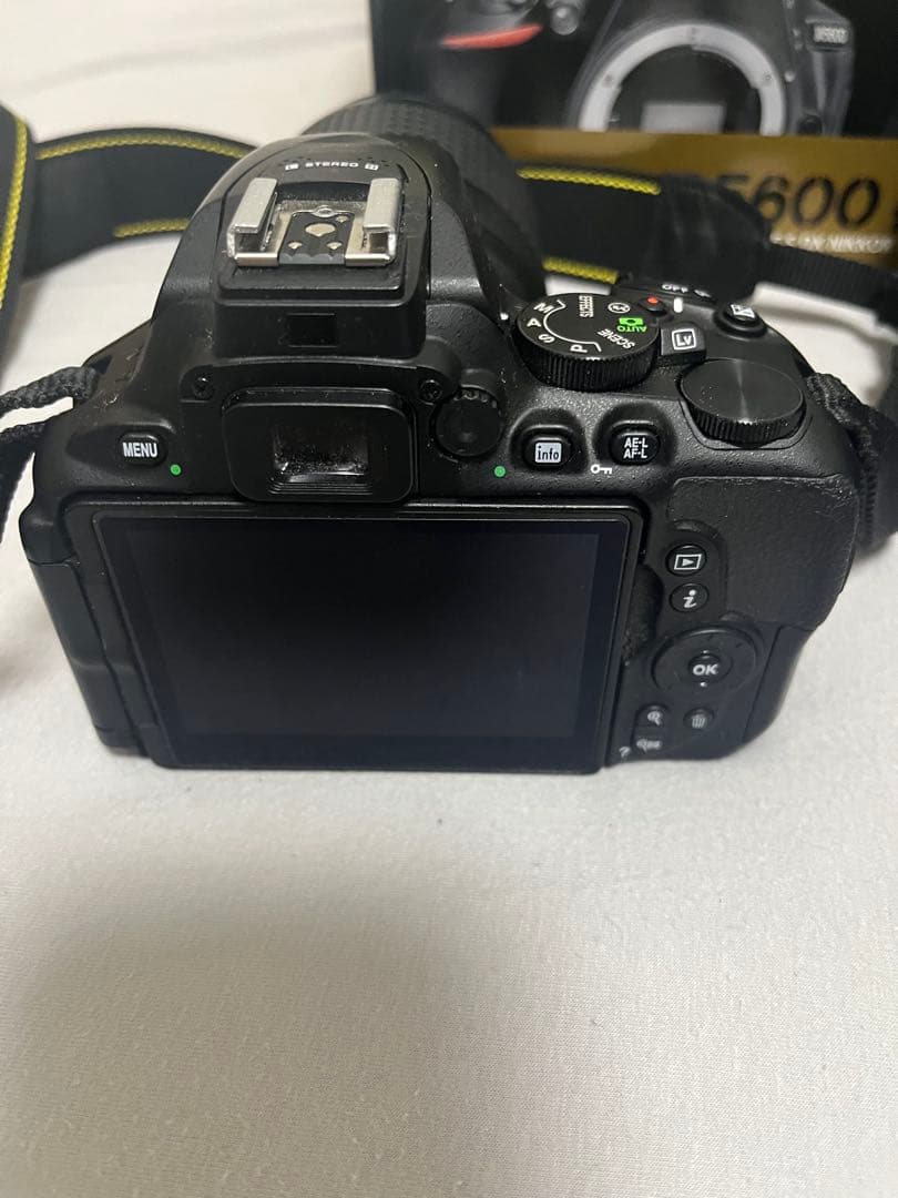 ニコン Nikon D5600 + 18-140 撮影枚数2200