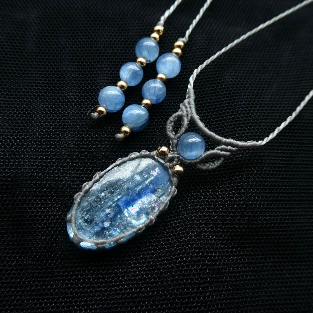 バイカラーカイヤナイトのマクラメネックレス マクラメネックレス バイカラーカイヤナイト | 糸魚川翡翠・天然石を