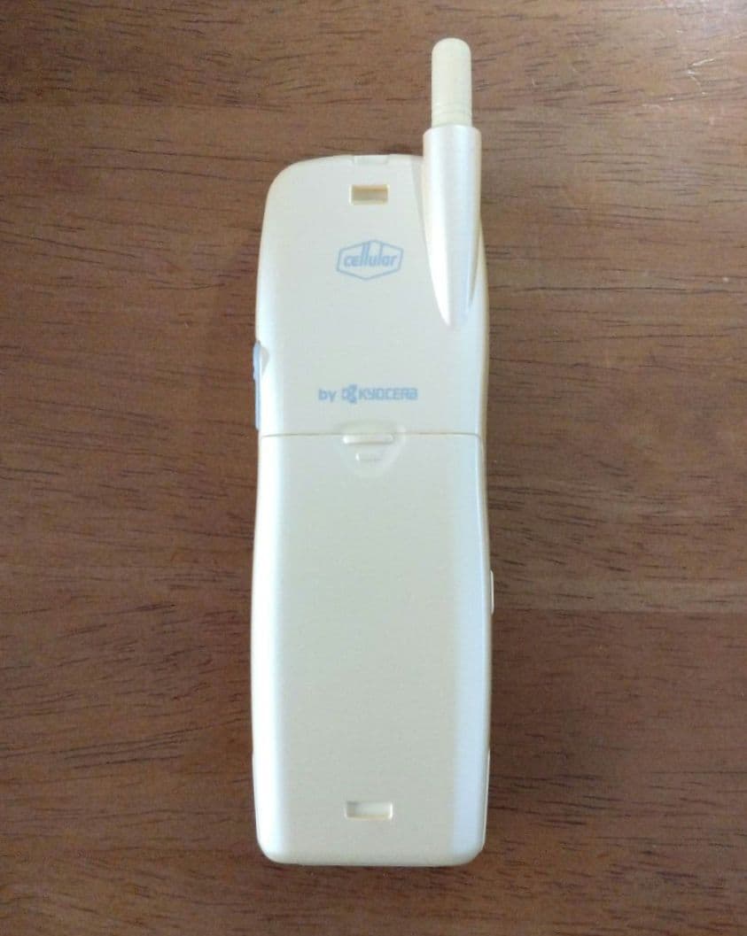 【貴重】セルラー　くまのプーさん D207K　ガラケー　ディズニー　モックアップ