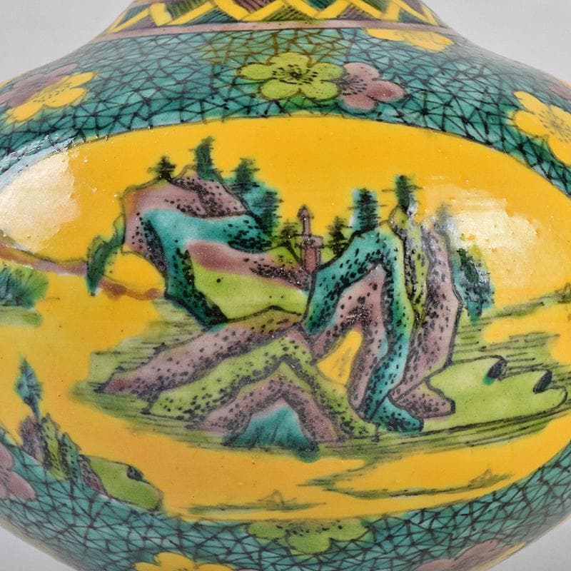 中国　世錦堂製　黄地粉彩　山水文　天球瓶　M　R8913