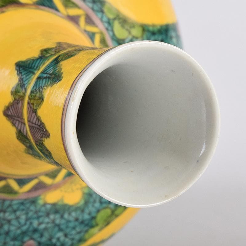 中国　世錦堂製　黄地粉彩　山水文　天球瓶　M　R8913