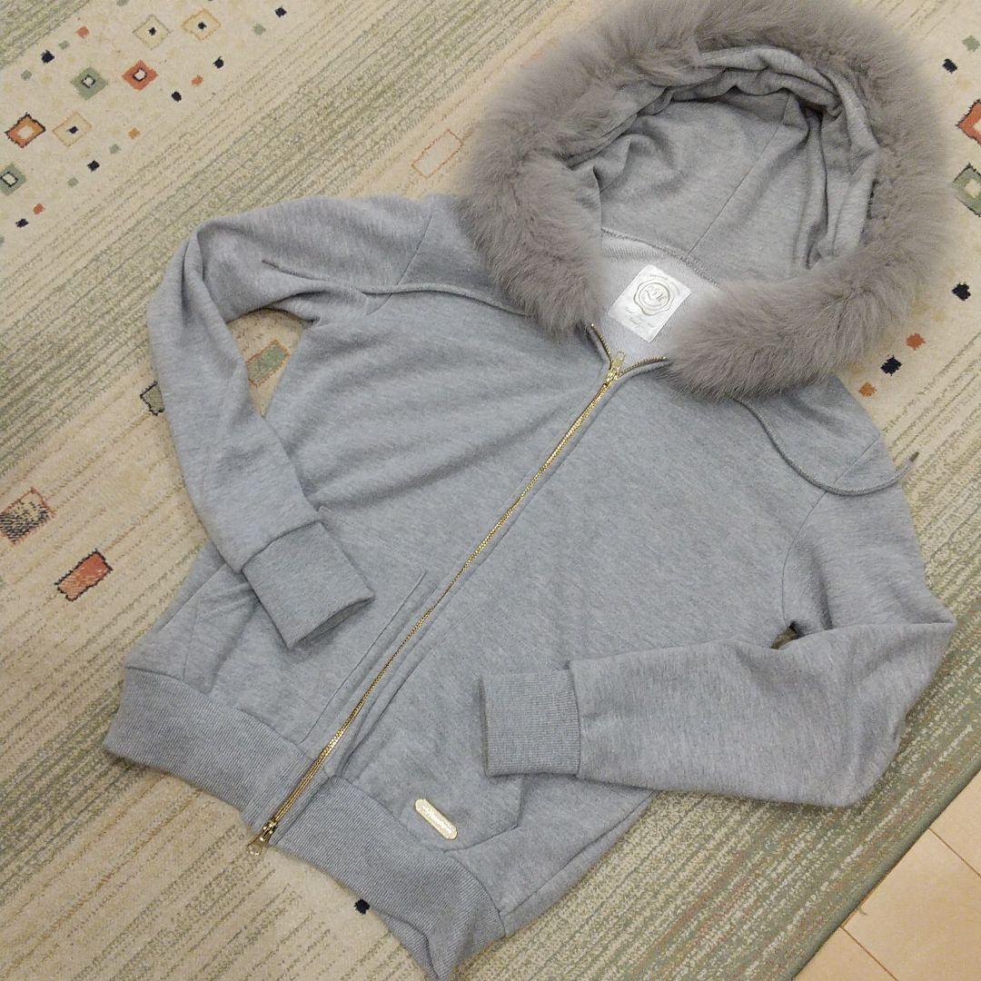 美品 安室奈美恵さん ファイナルツアー ファー付きパーカー M