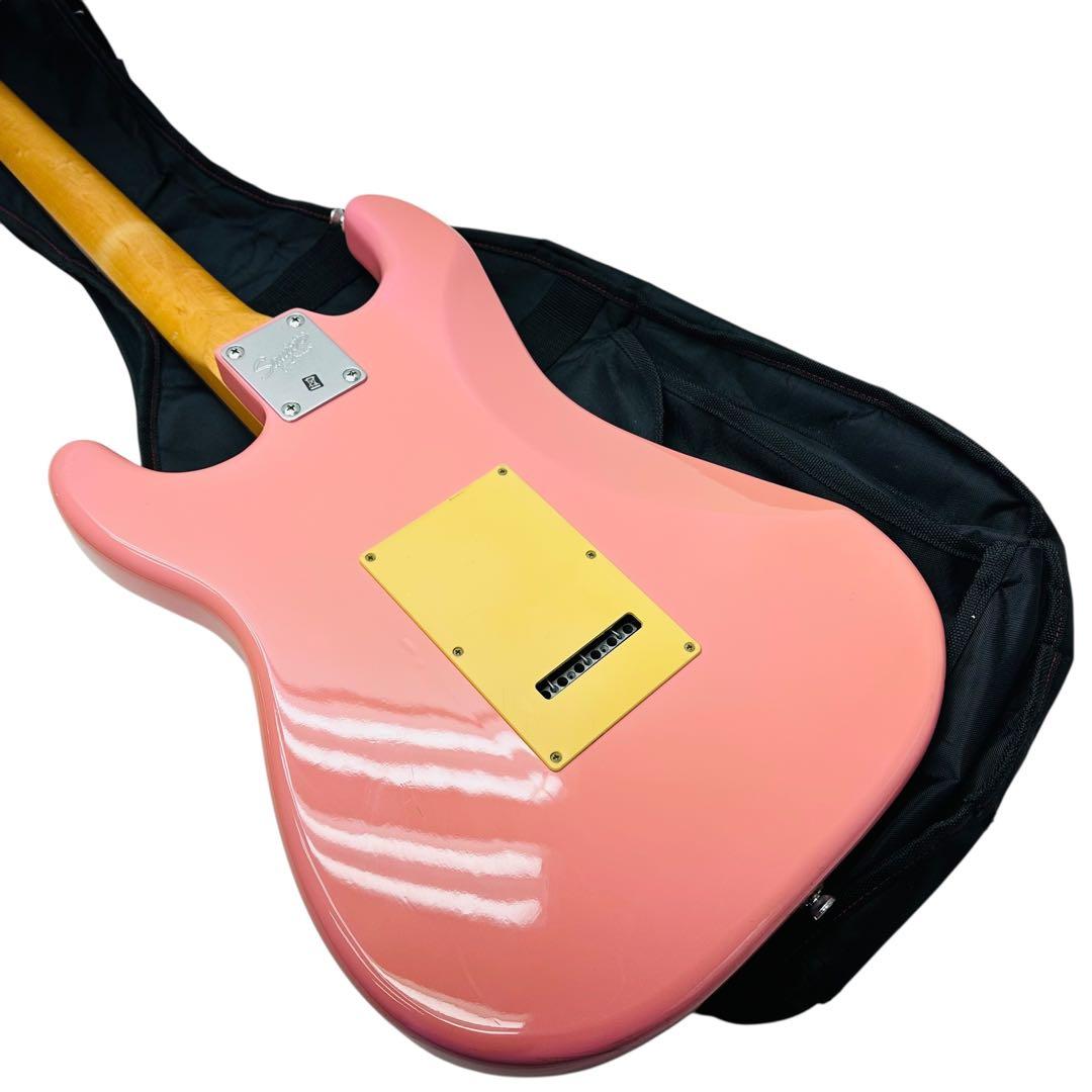 SQUIRE ピンク色　エレキギターギター　fenderコラボ！