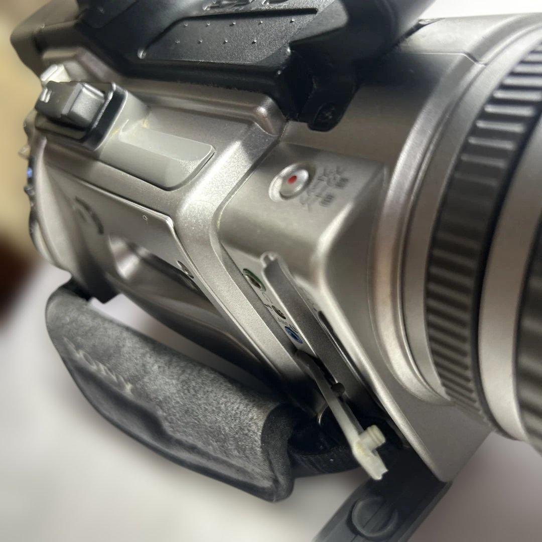 SONY ビデオカメラ レコーダーDCR-VX2000 稼働品