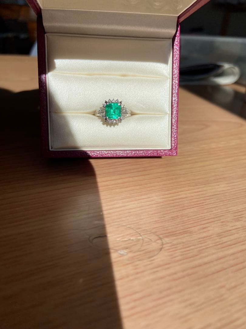 エメラルド1.82ct &ダイヤモンド 0.45ctリング