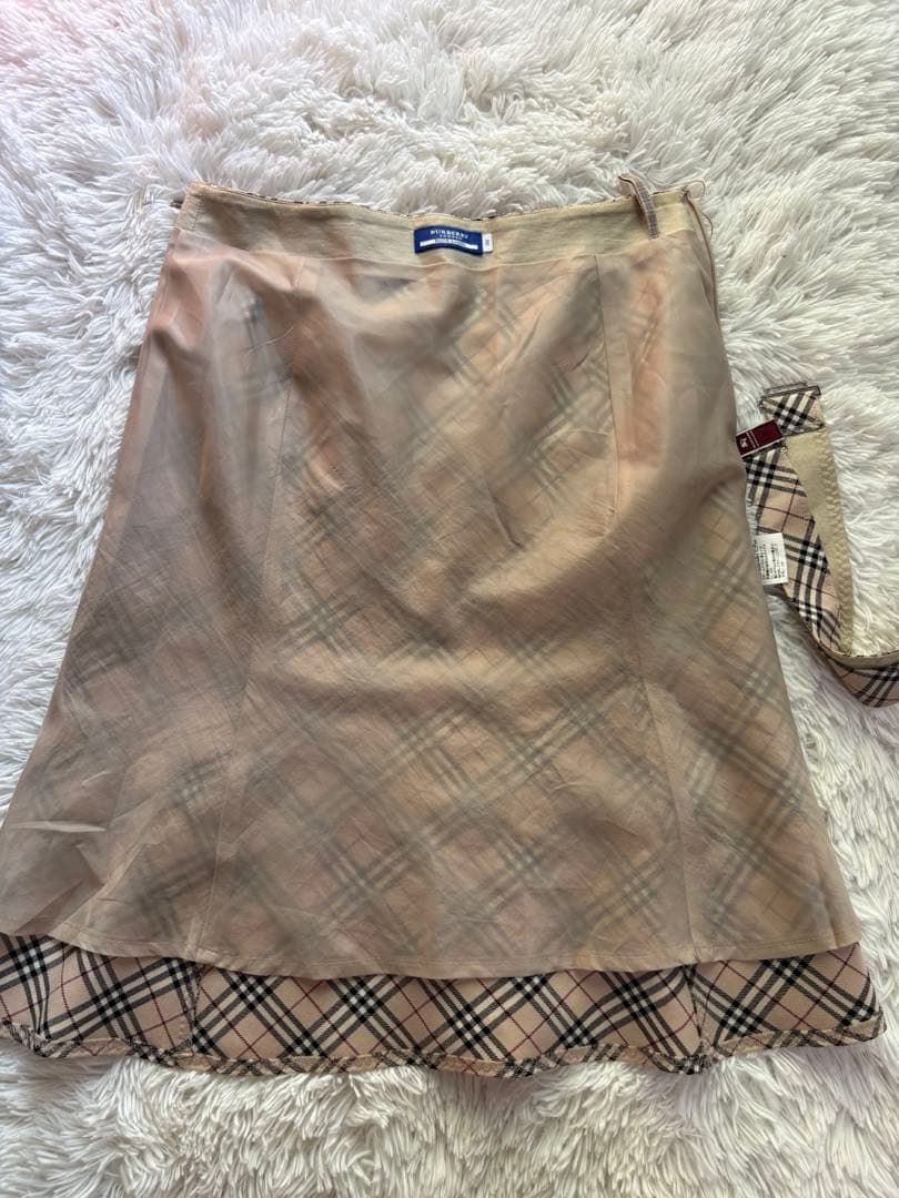 バーバリーブルーレーベルフレアスカートノバチェック　ベルト　ひざ丈　ベージュ38