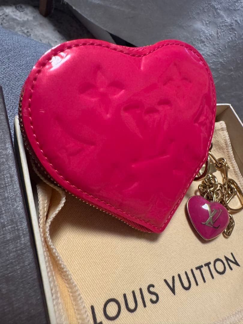 ルイヴィトン ヴェルニ ハート　チャーム付き　ケース　ピンク