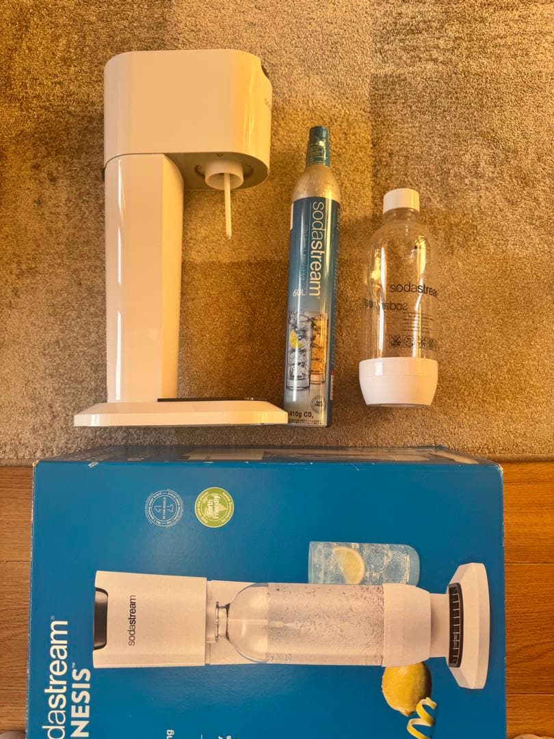 SodaStream Genesis v2 炭酸水メーカー - メルカリ