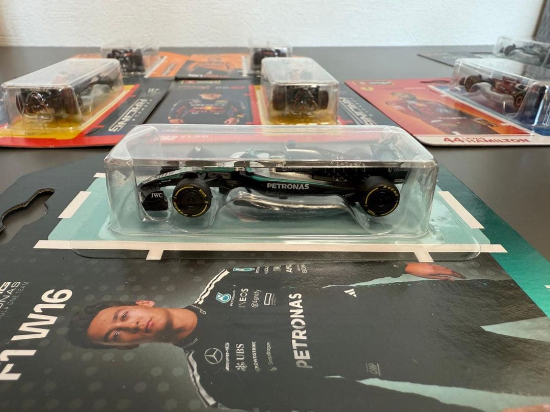 未開封 F1ミニカーセットブラーゴ 1/64