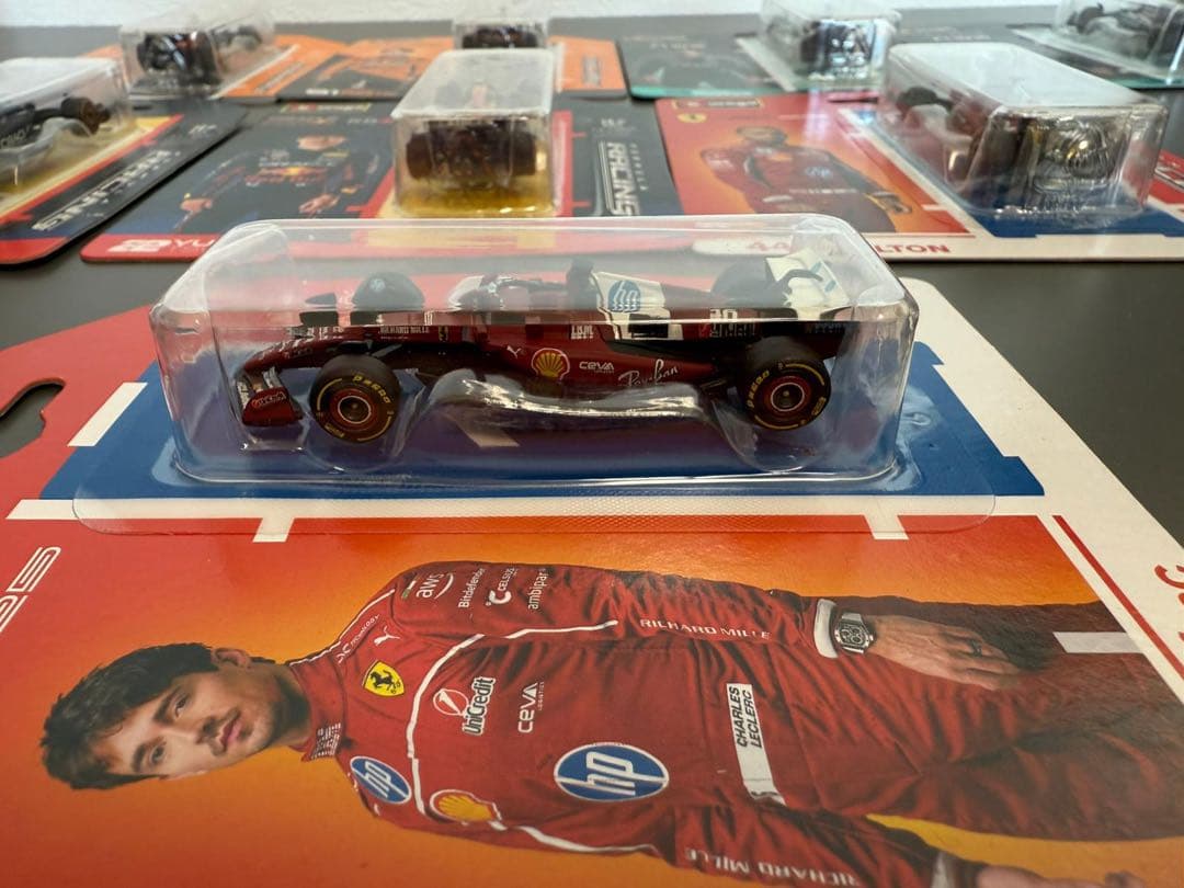 未開封 F1ミニカーセットブラーゴ 1/64