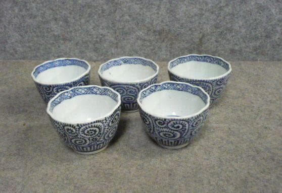 伊万里 染付 たこ唐草 猪口 5個 [B31475] 伊万里 染付 たこ唐草 猪口 5個 [B31475] 伊万里 染付 たこ唐草 猪口 5