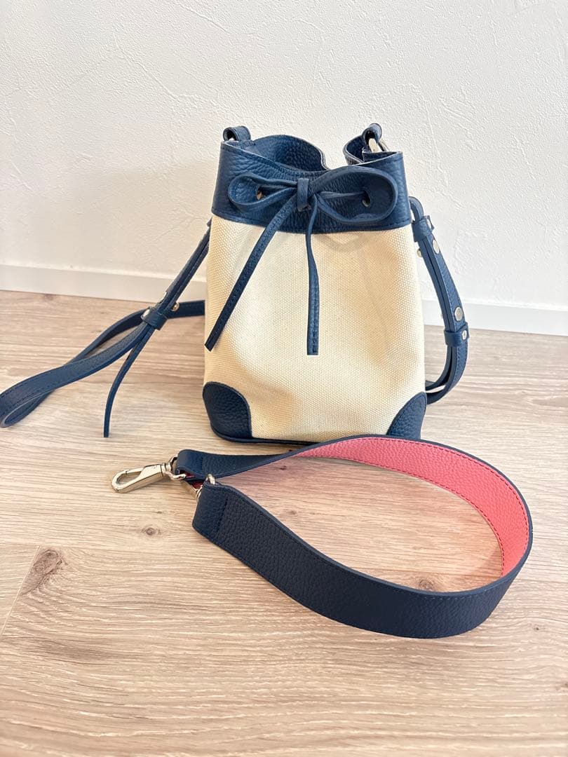 美品！Ayakoバッグ　gypsohila ジプソフィア 巾着型　ストラップつき