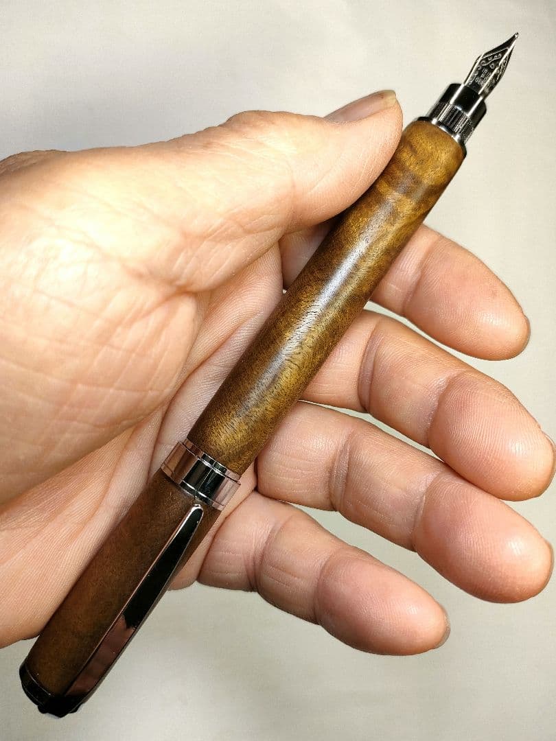 【マーブルウッド（黄金樟）】グラデュエイト万年筆《訳あり》