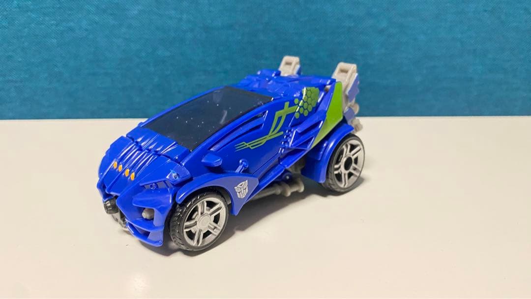 トランスフォーマー　イーバック　EVAC スタジオシリーズ