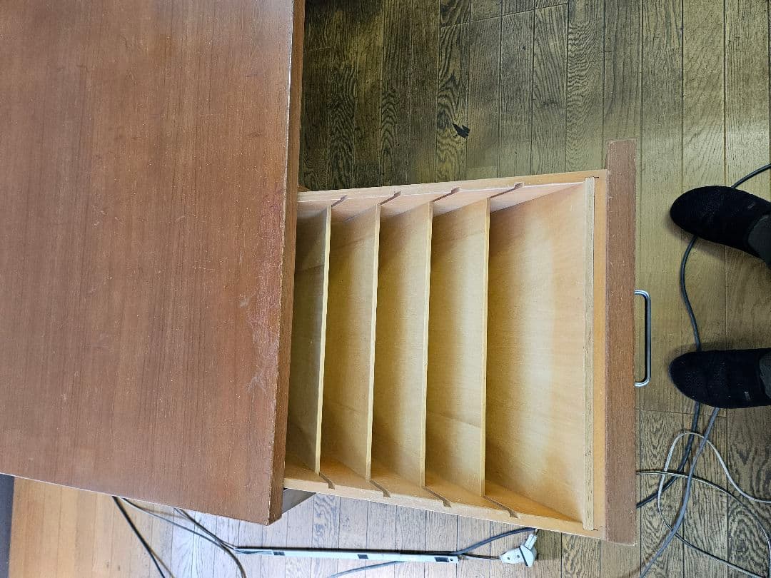 木製モダンデスク 4引き出し付き 大幅値下げ