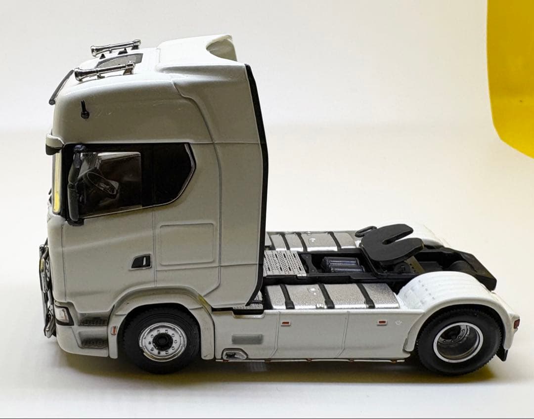 KENGFAI 1/64 スカニア S730 車両運搬トランスポーター 白　希少